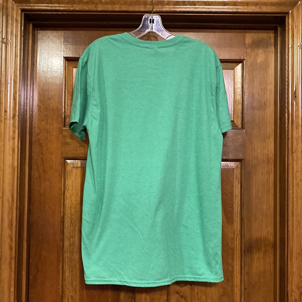 NWT Large “Kiss Me I’m Texish” Texas Irish Green Tee (ABBA) - Picture 4 of 9